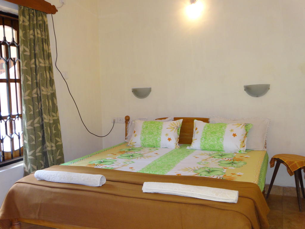 Pinto Guest House Candolim Room photo